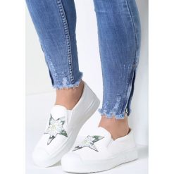 Białe Slip On Paisley. Białe trampki damskie slip on vices, paisley. Za 49,99 zł.