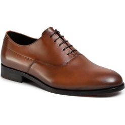 Półbuty HUGO - Midtown 50422123 10221468 01 Medium Brown 215. Pomarańczowe buty wizytowe męskie HUGO, ze skóry, bez zapięcia. Za 999,00 zł.