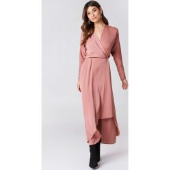 Sukienki: Filippa K Drapowana sukienka kopertowa – Pink