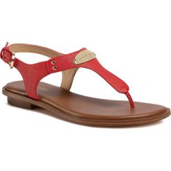 Sandały MICHAEL MICHAEL KORS - Mk Plate Thong 40U2MKFA1L Flame. Czerwone klapki damskie MICHAEL Michael Kors, z aplikacjami, ze skóry, bez obcasa, na obcasie. Za 489,00 zł.