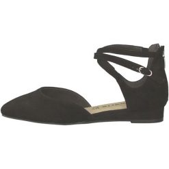 Tamaris Damskie Sandały 38 Czarne. Czarne sandały damskie Tamaris, bez wzorów, eleganckie, bez obcasa, bez zapięcia. Za 200,00 zł.