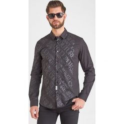 KOSZULA versace jeans couture. Koszule męskie Versace Jeans Couture, s, bez wzorów, z jeansu, eleganckie, bez kołnierzyka, bez rękawów. W wyprzedaży za 860,30 zł.