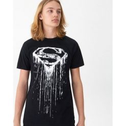 T-shirt Superman - Czarny. Czarne t-shirty męskie marki House, s, z motywem z bajki, bez kołnierzyka. Za 49,99 zł.