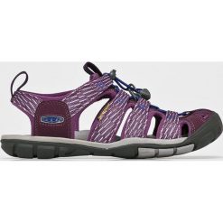 Keen - Sandały. Fioletowe sandały damskie marki Keen, bez wzorów, z gumy, z okrągłym noskiem, na wysokim obcasie, bez zapięcia, outdoorowe. Za 399,90 zł.