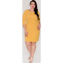 Elegancka musztardowa ołówkowa sukienka Gosia OVERSIZE. Szare sukienki damskie Moda Size Plus Iwanek, na lato, xxl, bez wzorów, z tkaniny, eleganckie, z dekoltem na plecach, plus size, bez rękawów, ołówkowe. Za 139,00 zł.