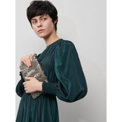 Torebka z błyszczącymi koralikami - Srebrny. Szare torebki klasyczne damskie Reserved, bez wzorów, bez dodatków. Za 129,99 zł.
