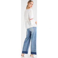 Bluzki damskie: Vila VIANAYA Bluzka cloud dancer/orange