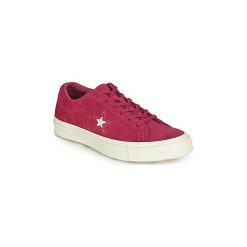 Buty Converse ONE STAR LOVE IN THE DETAILS SUEDE OX. Różowe trampki i tenisówki damskie Converse, bez wzorów, bez zapięcia. Za 303,20 zł.