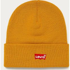 Levi's - Czapka. Żółte czapki męskie Levi's®, bez wzorów, z dzianiny. W wyprzedaży za 99,90 zł.