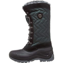 Kozaki zimowe "Nietos" w kolorze ciemnozielonym. Zielone kozaki damskie CMP Shoes, na zimę, z materiału, bez obcasa, na sznurówki. W wyprzedaży za 159,95 zł.