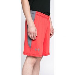Under Armour - Szorty 8in Raid. Różowe spodenki sportowe męskie Under Armour, z elastanu, sportowe. W wyprzedaży za 99,90 zł.