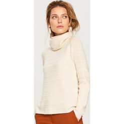 Sweter z golfem - Kremowy. Białe golfy damskie Reserved, l. Za 79,99 zł.