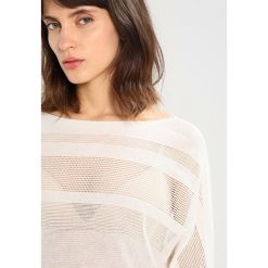 Swetry klasyczne damskie: AllSaints SPRINGS SLASH NECK Sweter chalk white