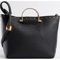 Torebka City Bag z metalowymi uchwytami - Czarny. Czarne torebki klasyczne damskie Mohito. Za 139,99 zł.