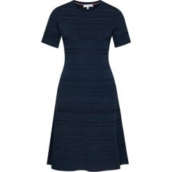 Sukienka dzianinowa TOMMY HILFIGER Nataly Pointelle WW0WW28175. Niebieskie sukienki damskie TOMMY HILFIGER, m, bez wzorów, z dzianiny, bez kołnierzyka, bez rękawów. Za 849,00 zł.