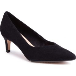 Półbuty CLARKS - Laina 55 261488834 Black Sde. Czarne półbuty damskie Clarks, na co dzień, bez wzorów, ze skóry, bez obcasa, na obcasie, bez zapięcia. W wyprzedaży za 339,00 zł.