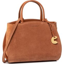 Torebka COCCINELLE - FLB Concrete Suede E1 FLB 55 01 01 Tan W09. Pomarańczowe torebki klasyczne damskie Coccinelle, z aplikacjami, ze skóry, klasyczne, zdobione, bez dodatków. Za 1249,00 zł.