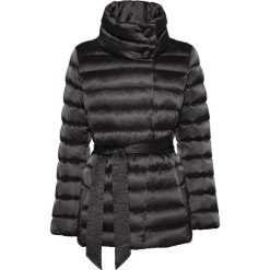 Geox kurtka damska Chloo W9425P T2411 M czarna. Czarne kurtki damskie Geox, na zimę, m, w paski, z satyny, eleganckie, bez kaptura. Za 1289,00 zł.
