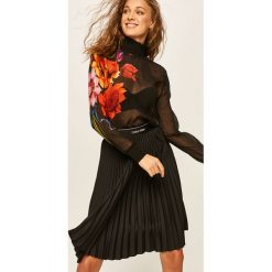 Desigual - Bluzka. Czarne bluzki damskie Desigual, s, z nadrukiem, z jedwabiu, z golfem, z długim rękawem. W wyprzedaży za 299,90 zł.
