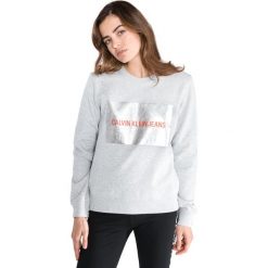 Calvin Klein Bluza Szary. Szare bluzy damskie Calvin Klein, l, z haftami, z bawełny, bez rękawów, bez kaptura. Za 464,95 zł.