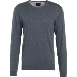 Swetry klasyczne męskie: Scotch & Soda AMS BLAUW CLASSIC Sweter lasso blue melange