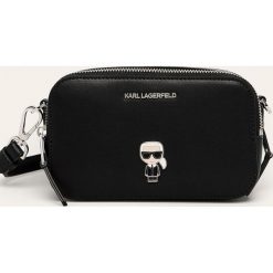 Karl Lagerfeld - Torebka skórzana. Czarne listonoszki damskie KARL LAGERFELD, w paski, ze skóry, na ramię, małe, z aplikacjami. Za 1049,00 zł.