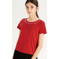 T-shirt z perłową aplikacją - Czerwony. Czerwone t-shirty damskie marki Sinsay, l, z aplikacjami. Za 24,99 zł.
