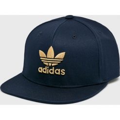Adidas Originals - Czapka. Niebieskie czapki męskie adidas Originals, bez wzorów, z bawełny. Za 99,90 zł.