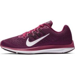Nike Zoom Winflo 5 Tenisówki Czerwony. Czerwone trampki i tenisówki damskie Nike, bez wzorów, z materiału, bez zapięcia. Za 447,95 zł.
