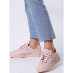 Różowe Buty Sportowe Zip-On. Różowe buty sportowe damskie marki Born2be, na imprezę, bez wzorów, sportowe, bez obcasa, na platformie, na sznurówki. Za 69,99 zł.