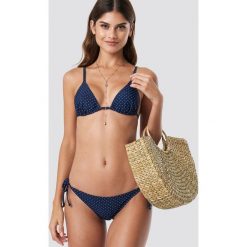 NA-KD Swimwear Dół bikini Triangle - Blue,Navy. Niebieskie bikini NA-KD Swimwear, w paski. Za 32,00 zł.