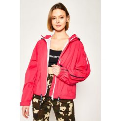 Kurtka przejściowa Tommy Jeans Branded Sleeves Windbreaker DW0DW08023. Białe kurtki damskie Tommy Jeans, s, bez wzorów, z poliesteru, bez kaptura. Za 599,00 zł.