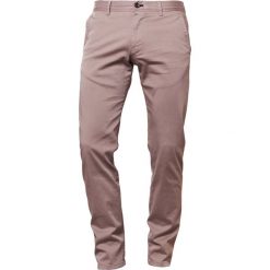 JOOP! Jeans MATTHEW Spodnie materiałowe beige. Brązowe spodnie męskie marki JOOP! Jeans, m, bez wzorów, z elastanu. Za 499,00 zł.