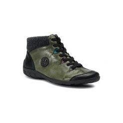 RIEKER L6513-00 Khaki. Brązowe botki damskie Rieker, ze skóry ekologicznej, bez obcasa, bez zapięcia. Za 269,99 zł.