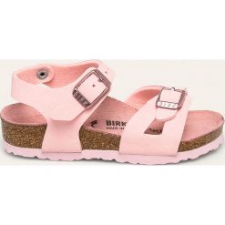 Birkenstock - Sandały dziecięce Rio. Różowe sandały dziewczęce Birkenstock, ze skóry, z okrągłym noskiem, na klamry. Za 189,90 zł.