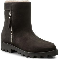 Botki GINO ROSSI - Sumi DBH607-Y22-AG00-9900-M 99. Czarne botki damskie na obcasie Gino Rossi, z nubiku. W wyprzedaży za 319,00 zł.