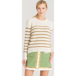 SWETER TWINSET. Białe swetry damskie Twinset, s, z aplikacjami, z materiału, bez rękawów, bez kaptura. Za 429,50 zł.