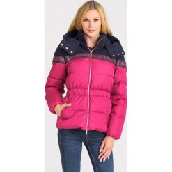 PUCHOWA KURTKA ARMANI EXCHANGE. Różowe kurtki damskie s, z aplikacjami, z puchu. Za 1399,00 zł.