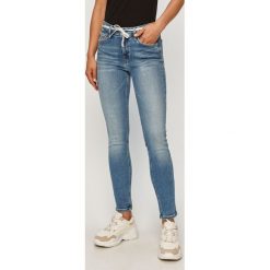 Calvin Klein Jeans - Jeansy CKJ 011. Niebieskie jeansy damskie Calvin Klein Jeans. Za 449,90 zł.