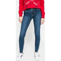 Vero Moda - Jeansy. Niebieskie jeansy damskie rurki marki Vero Moda, z aplikacjami, z bawełny. W wyprzedaży za 49,90 zł.