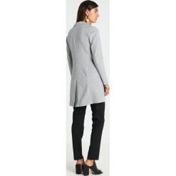 Opus HALINI SPECIAL Krótki płaszcz pure grey melange. Szare kurtki damskie Opus, bez wzorów, z elastanu. Za 419,00 zł.