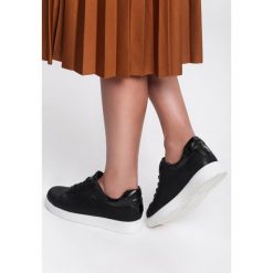 Czarne Buty Sportowe By The Time. Czarne buty sportowe damskie Renee, bez wzorów, sportowe. Za 49,99 zł.