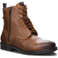 Kozaki PEPE JEANS - Tom Cut Boot PMS50162 Tan 869. Brązowe glany męskie Pepe Jeans, z jeansu. W wyprzedaży za 449,00 zł.