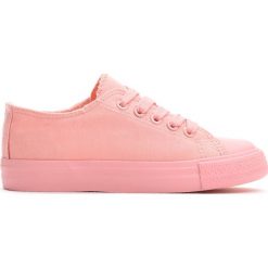 Różowe Trampki Scholastic Trip. Różowe buty sportowe dziewczęce marki Born2be, z materiału, na zamek. Za 24,99 zł.