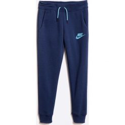 Nike Kids - Spodnie dziecięce 122-156 cm. Niebieskie spodnie dziewczęce z bawełny. Za 189,90 zł.