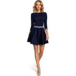 JENNIFER Elegancka rozkloszowana sukienka z koła - granatowa. Niebieskie sukienki damskie marki Moe, na imprezę, bez wzorów, eleganckie, bez kołnierzyka, bez rękawów, rozkloszowane. Za 139,00 zł.