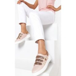 Różowe Buty Sportowe Laugh in Face. Różowe buty sportowe damskie Born2be, bez wzorów, sportowe. W wyprzedaży za 24,99 zł.
