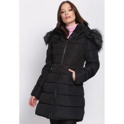 Czarna Kurtka Kingly. Czarne kurtki damskie Born2be, na zimę, xl, bez wzorów, z futra, bez kaptura. Za 349,99 zł.