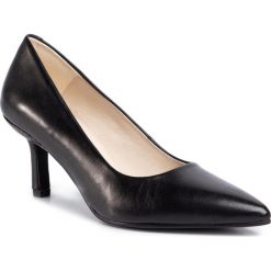 Szpilki VAGABOND - Pauline 4915-001-20 Black. Czarne półbuty damskie Vagabond, bez wzorów, ze skóry, bez obcasa, na obcasie, bez zapięcia. W wyprzedaży za 339,00 zł.
