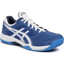 Buty ASICS - Gel-Dedicate 6 Clay 1041A080 Blue/White 402. Niebieskie buty sportowe męskie Asics, ze skóry ekologicznej, bez zapięcia, tenisowe. Za 269,00 zł.